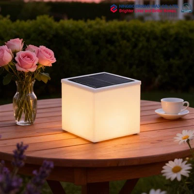 Luzes solares de jardim em cubo
