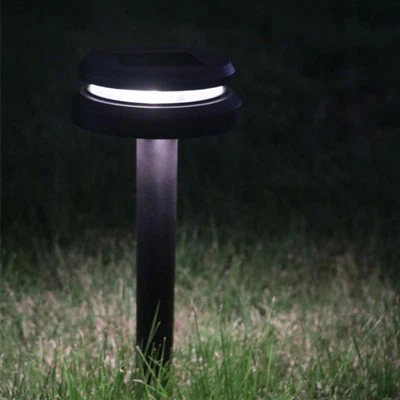 Luz da via movida a energia solar